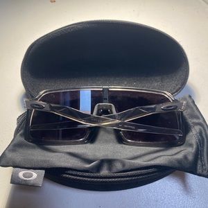 Oakley Sutro’s GREAT CONDITION